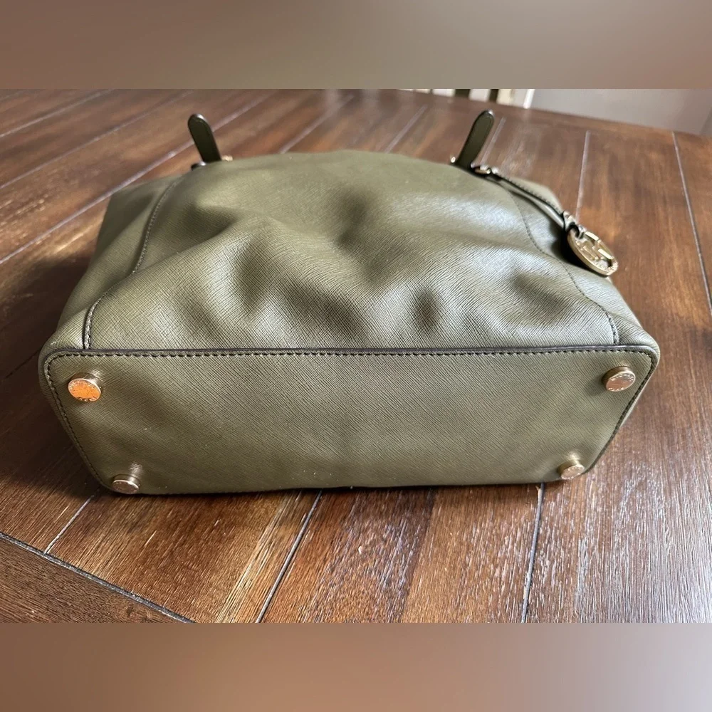 Michael Kors jet set tote bag